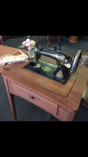 Gorgeous Singer Sewing Machine In Cabinet