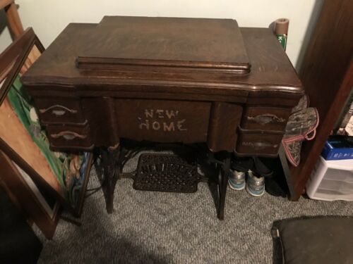 New Home Vintage Sewing Machine With Extras