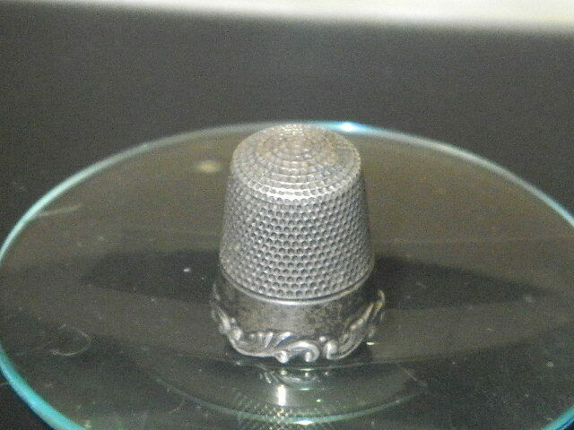OLD STERLING SILVER THIMBLE SIZE 13 W/ APPLIED DECORATIVE BAND