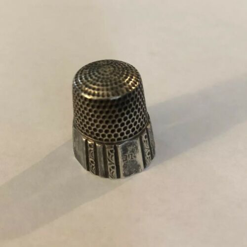 Antique Fluted Sterling Thimble Size 11 by Simons Bros. Co.