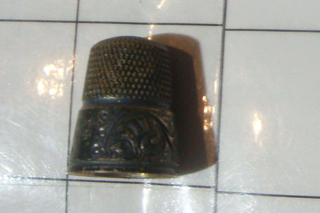 antique SEWING THIMBLE paisley engraved * 900 * old thimble