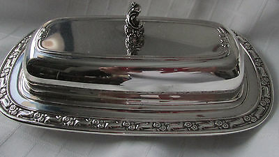 ONIEDA SILVERSMITHS, SILVER PLATED BUTTER DISH WITH LID.