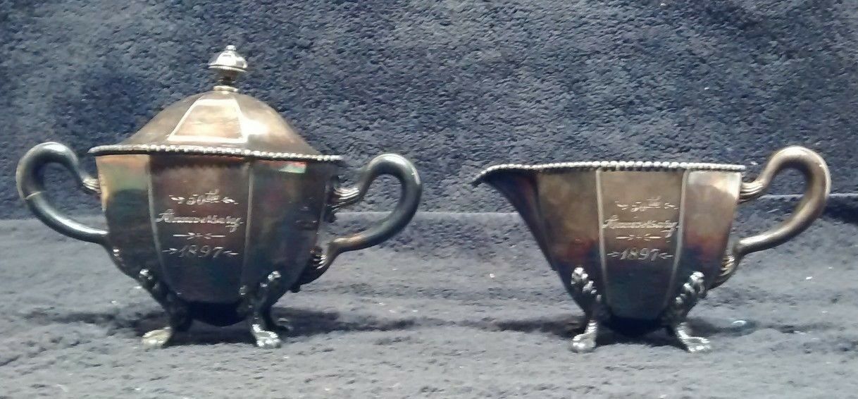 ANTIQUE 1897 SILVERPLATE CREAMER & SUGAR BOWL WITH LID SET EXCELLENT CONDITION