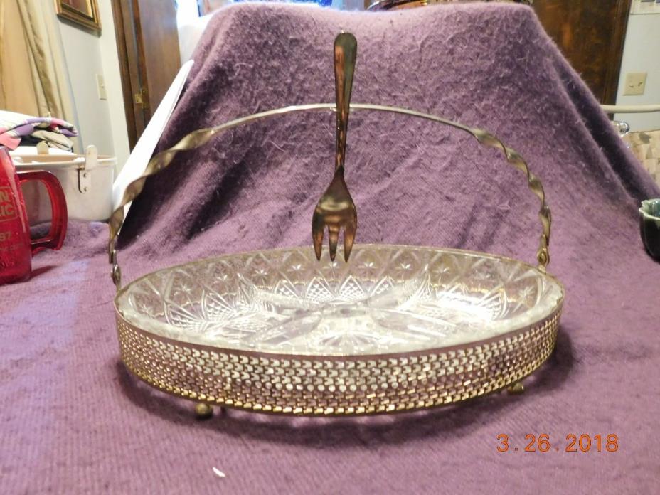 CUT CRYSTAL IN SILVER PLATED TRAY HAS FORK HOLDER ON HANDLE  RELISH DISH  VIN