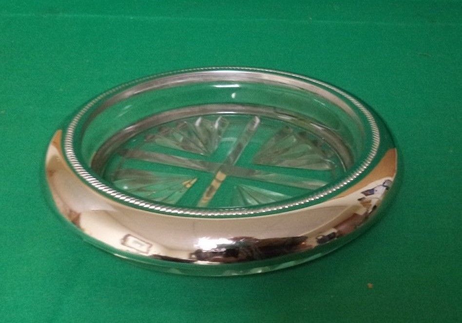 CRYSTAL CAVALIERWINE BOTTLE COASTER AND 4 LEONARD SILVERPLATE DRINK COASTERS
