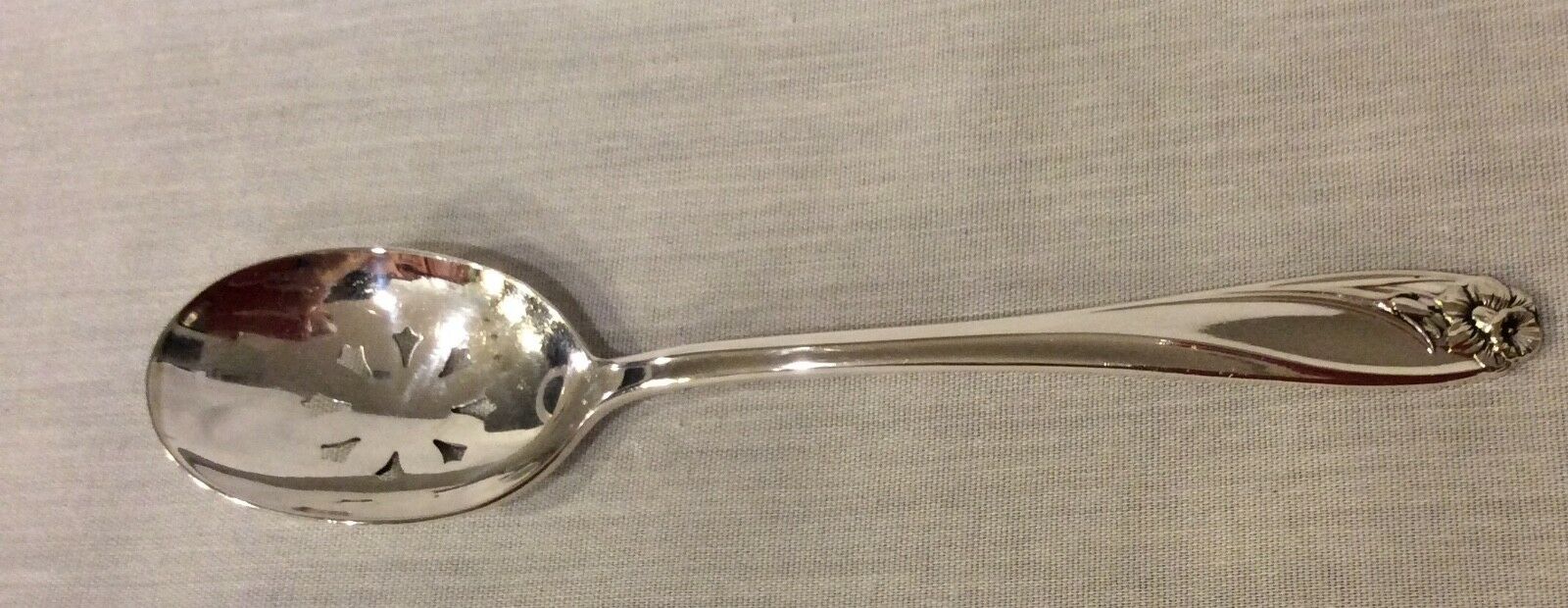 Reticulated Olive Spoon Vintage Rogers 1847 Silverplate Daffodil Pattern