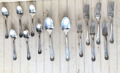 1847 Rogers Bro Heraldic Silverware Set 6 Spoons 6 Forks 2 Serving Craft *WEAR
