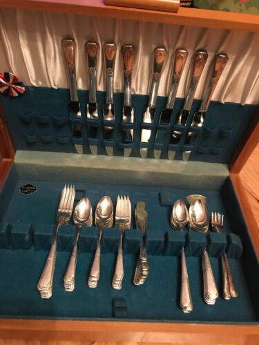 Wm. A Rogers Oneida Sectional Silver Plate Flatware 66 Pc And  Lined Wood Case