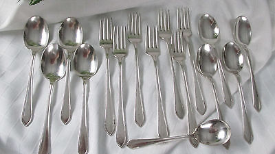 16 PIECE WM. ROGERS & SON SILVERPLATE, SINGLE PATTERN UNKNOWN