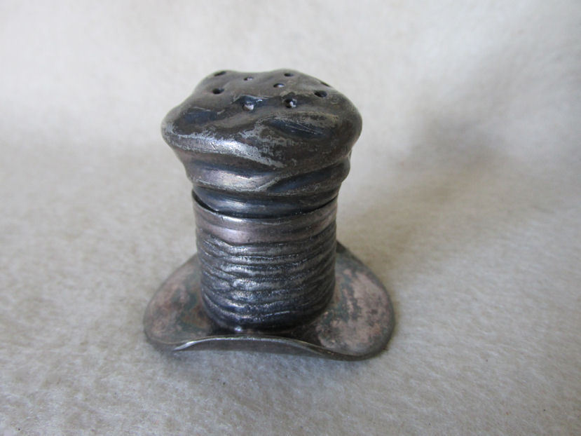 Antique c1891 Silverplate Rumpled Top Hat Muffineer or Salt, Pepper Shaker