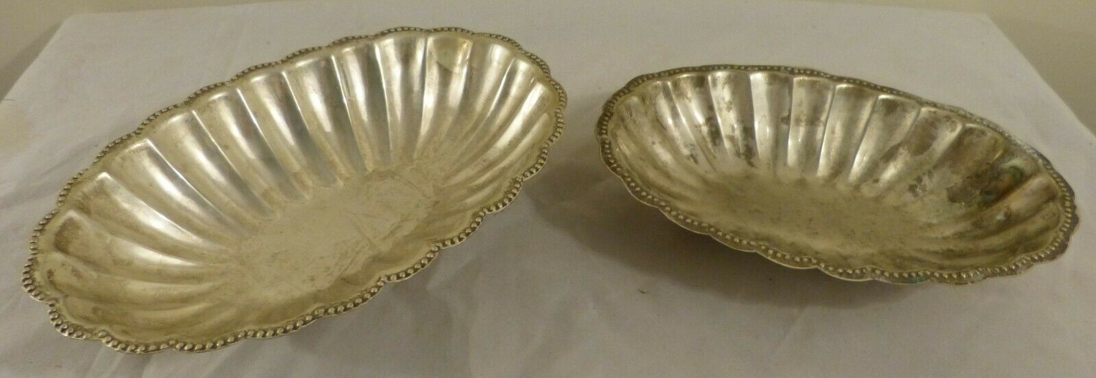 Set of 2 Vintage International Silver Co. Silver Plated Serving Trays