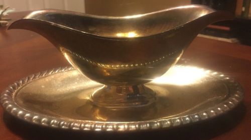 Vintage Wm Rogers Silverplate Sauce Gravy Boat Attached UnderPlate