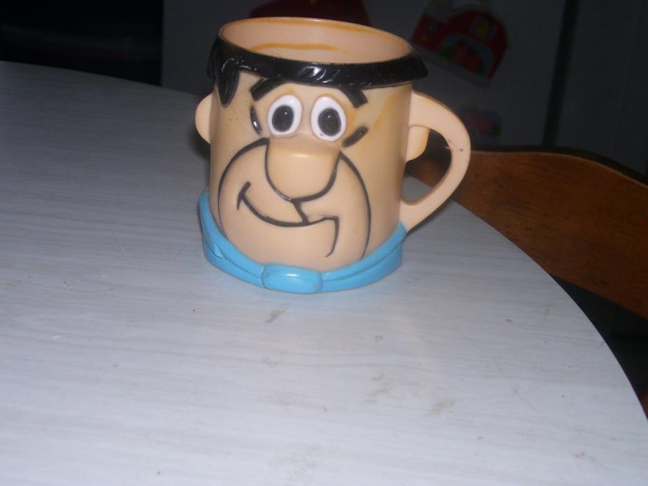 VINTAGE 1960's FRED FLINTSTONE PLASTIC MUG VITAMIN ADVERTISEMENT