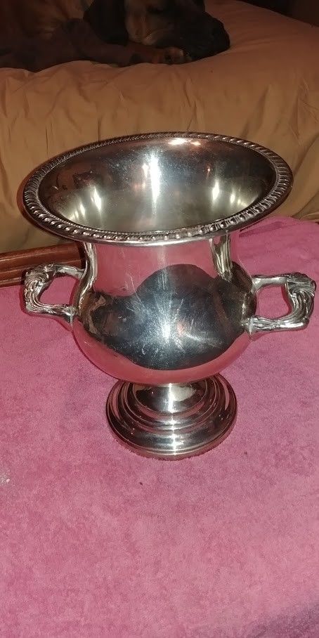 SHERIDAN SILVER PLATE  CHAMPAIGNE WINE CHILLER COOLER URN ICE BUCKET TROPHY