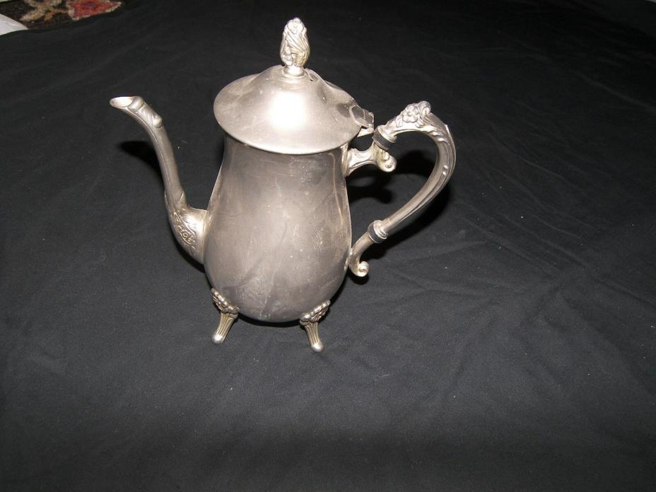 VINTAGE COLLECTIBLE LEANARD SILVER PLATED FOOTED TEAPOT / COFFEE