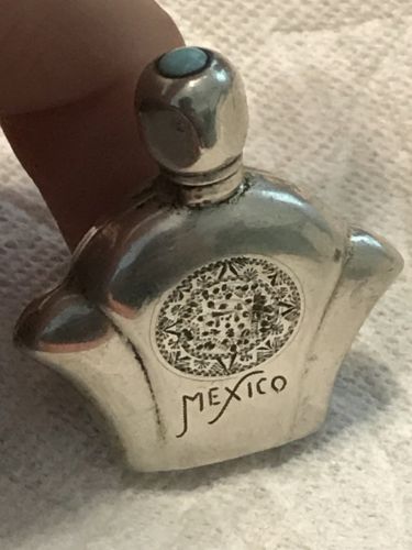 VINTAGE MARKED STERLING MEXICO ENGRAVED DESIGN SNUFF BOTTLE TURQUOISE TOP