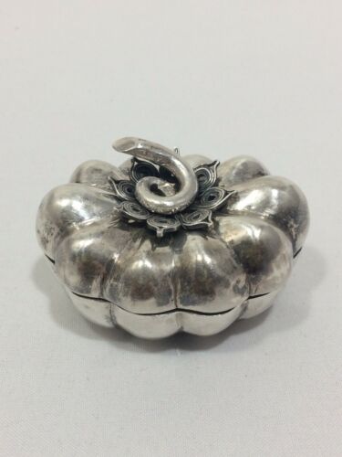 Vintage 925 Sterling Silver Gourd Or Pumpkin Pill/ Snuff/ Trinket Box 26.9g