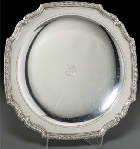 A Tiffany & Co Sterling Silver Serving Dish, New York 1926-47. Makers: 6457 22oz
