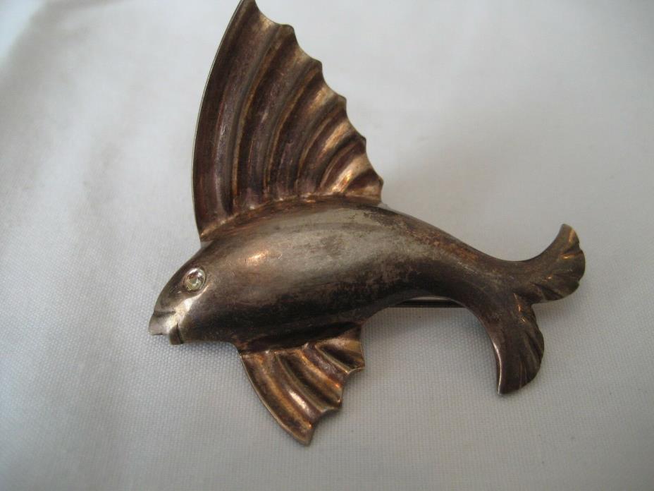 Collectible --- Vintage --- Sterling Silver Fish Pin
