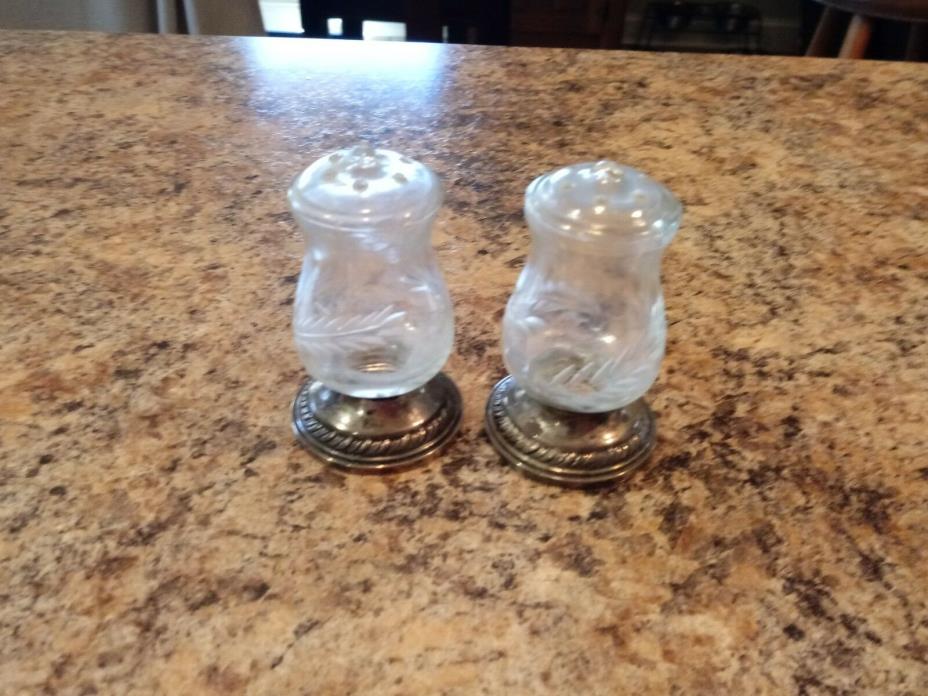 Vintage Newport Sterling silver Quaker Hurricane Lamp  salt & pepper shakers