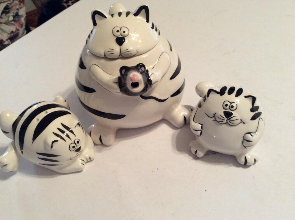 Whimsical P&S Arts Crafts Co. Cat & Mouse Tea Pot & Matching Salt & Pepper Set