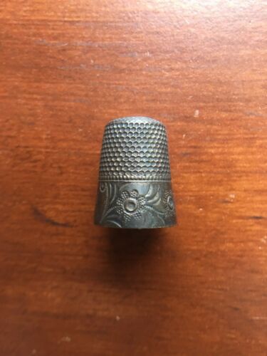 STERLING SILVER THIMBLE MARKED STAR #8