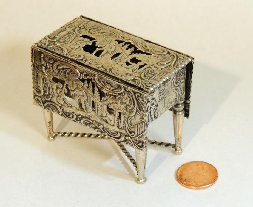 Antique Victorian Embossed Sterling Silver Table POMANDER Vinaigrette Scent BOX