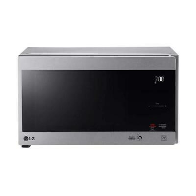 LG NeoChef  LMC0975ST 1040W Microwave - 0.9 cu ft in Stainless Steel