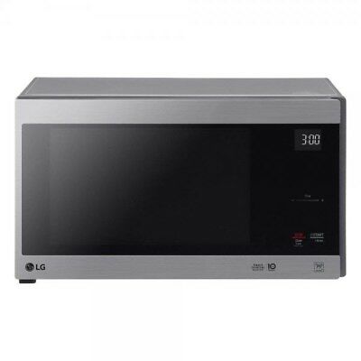 LG 1.5 cu. ft. NeoChef™ Countertop Microwave with Smart Inverter and EasyClean