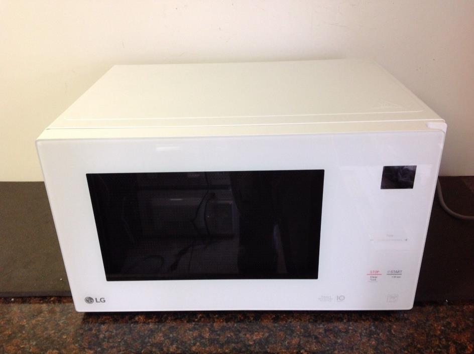 LG LMC1575SW NeoChef Countertop Microwave - White 1.5 cu. ft.