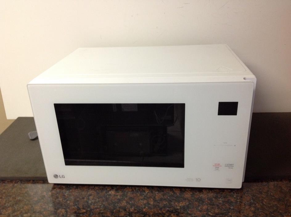 LG LMC1575SW 1.5 cu. ft. NeoChef Countertop Microwave - White - Used - Scratches