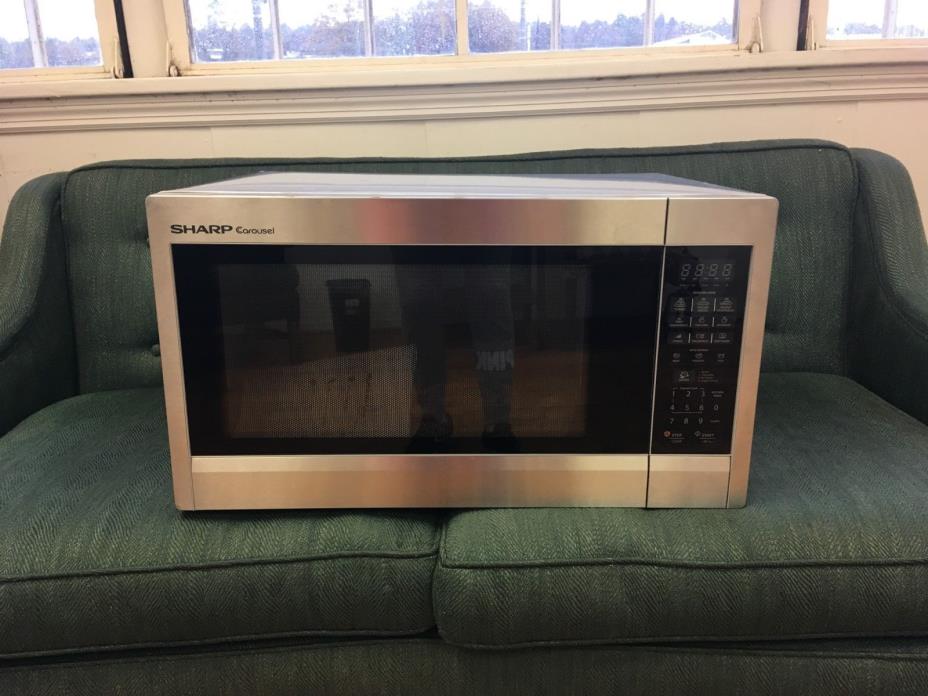 Sharp R-651ZS Microwave 2.2 Cu Ft