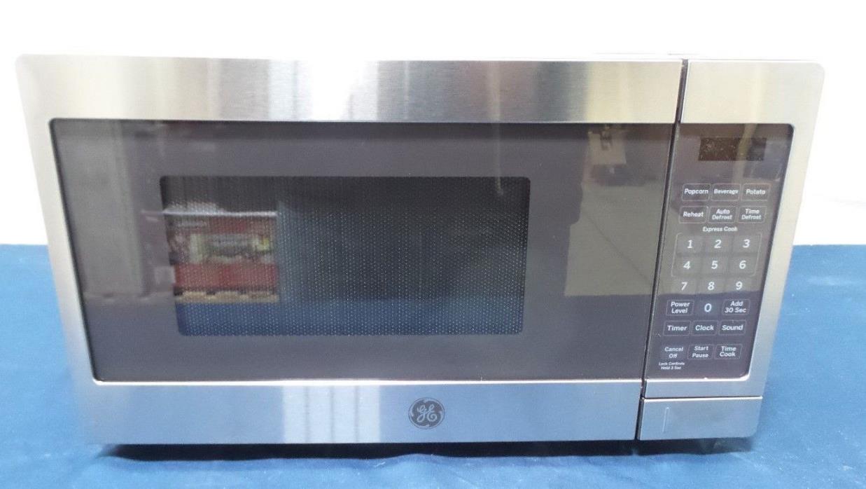 GE JES1072SHSS 0.7 Cu. Ft. Capacity Countertop Microwave Oven (SIC12876)