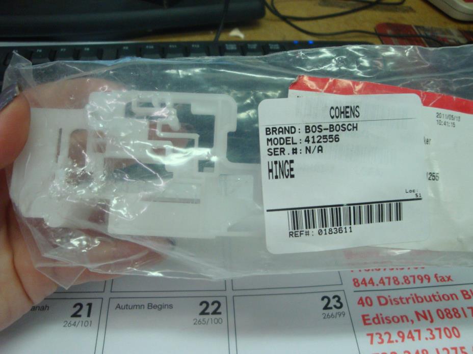 NEW OEM 412556 Bosch Brkt Hinge Lt 00412556 T15