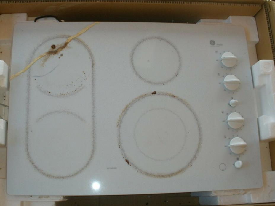 GE Ceramic Cooktop WITH CRACKED GLASS - LOCAL PICKUP ONLY
