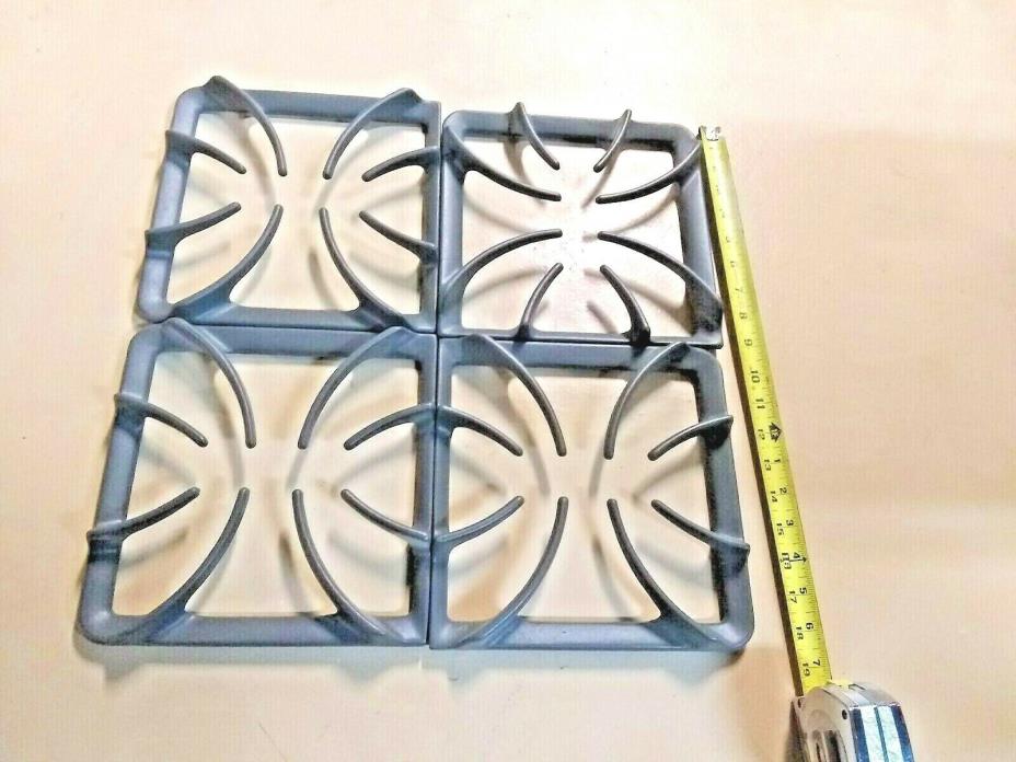 SET OF 4 BURNER GRATES BRAND NEW 9 1/4 INCHES X 9 INCHES (MAKER UNKNOWN)