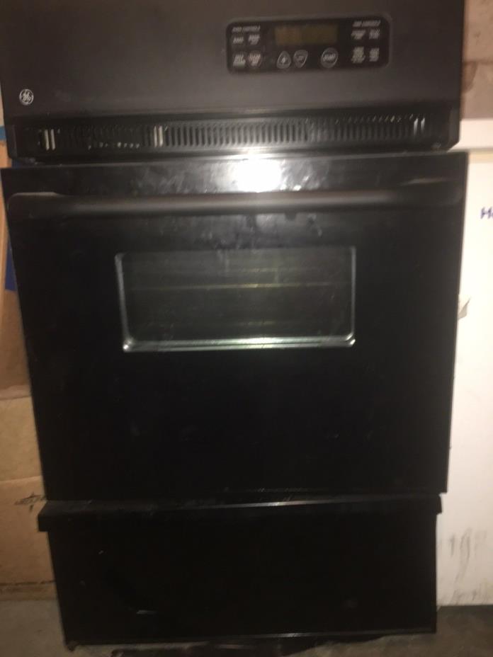 TOP BRAND (GE)  BLACK INWALL OVEN UNIT  W/T Manual