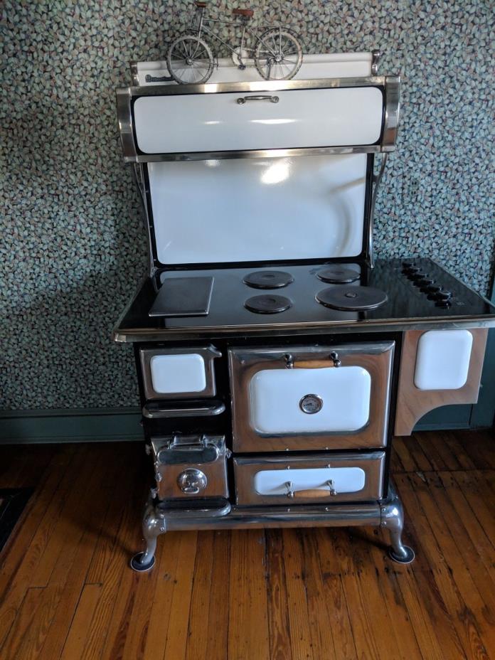 Heartland Model 6201 Electric Stove Range with Griddle