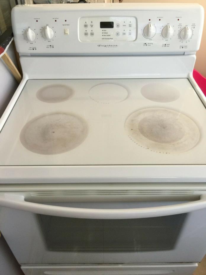 FRIGIDAIRE ELECTRIC RANGE  GLASS TOP WHITE EXCELLENT CONDITION USED