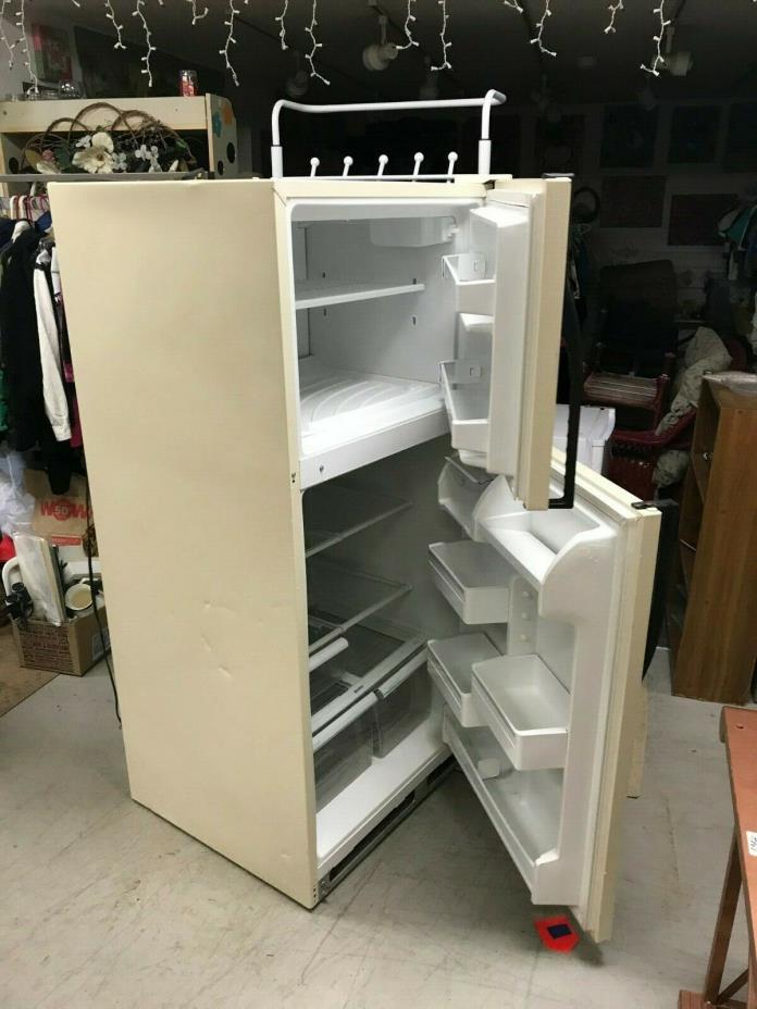 Kenmore 106.77868791 Cream White Refrigerator W/ Automatic Ice Maker