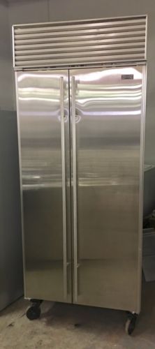 Sub-Zero 561S 561O 21 cu. ft. Side-by-Side Refrigerator Stainless Steel Panels