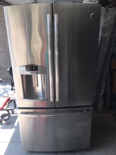 GE ADORA 27.7 cu ft 2 auto ice makers dual evaporaters $2200 French door Model