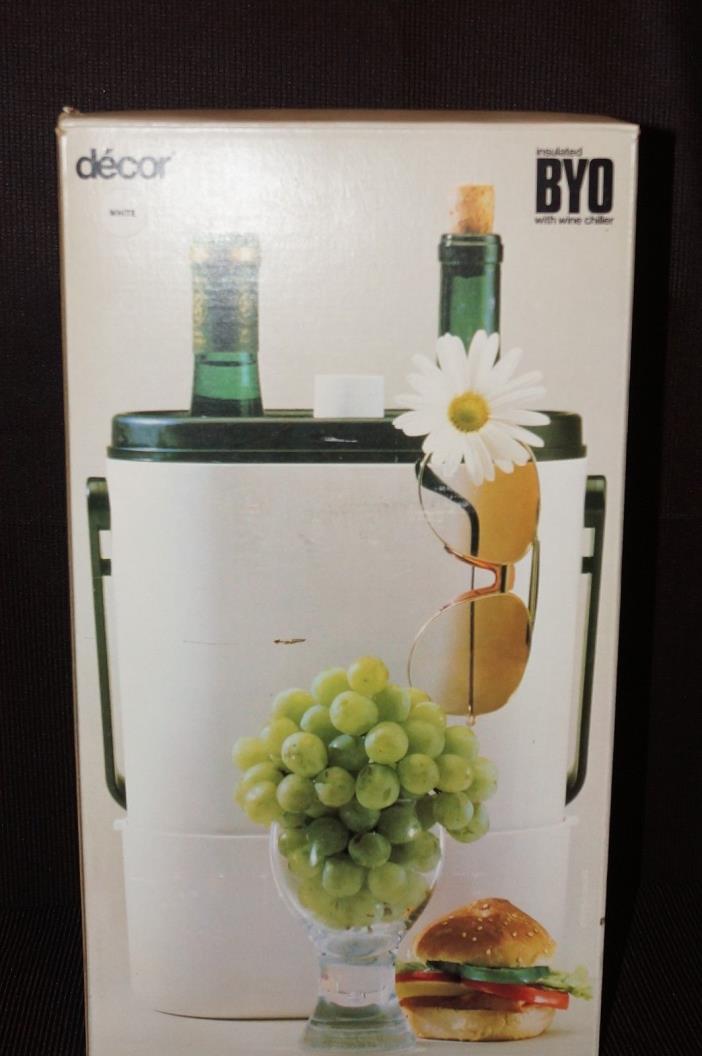 WINE PICNIC COOLER. NEW IN BOX. NEVER BEEN USED
