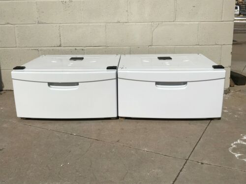 Samsung White Pedestal WE357A7W/XAA