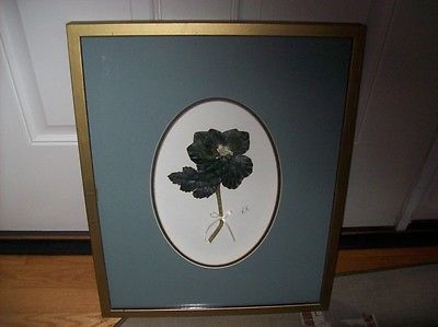 Vintage 3D Floral Art Work in a Beautiful Gold Frame