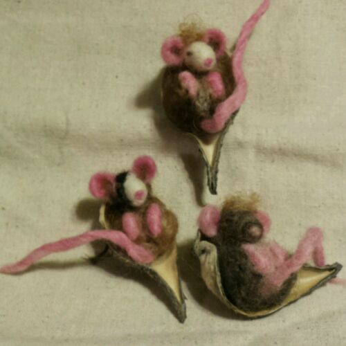 Country rustic Primitive felted sleepy mice