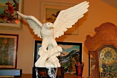 Beautiful White Resin Bald Eagle Sculpture with 22