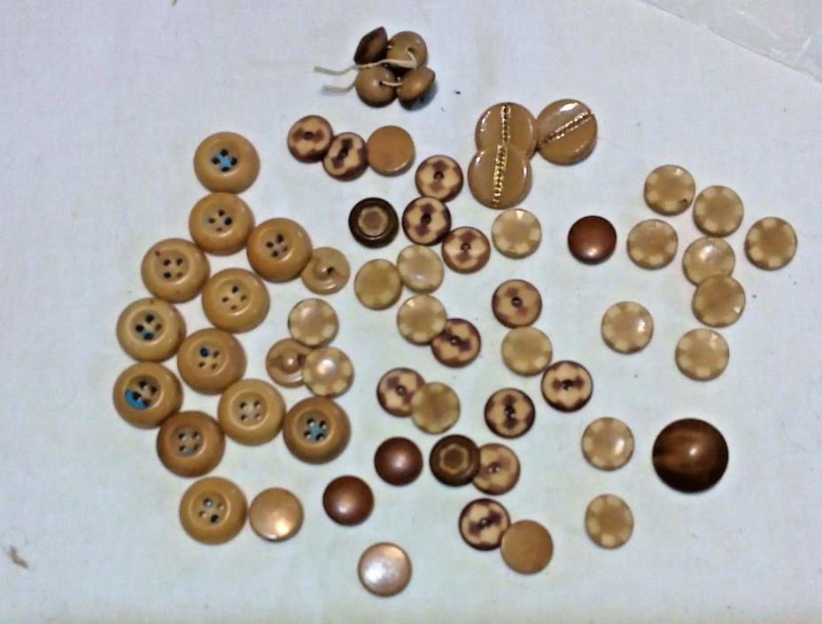 ANTIQUE ASSORTMENT BEIGE TO BROWNISH BUTTONS 1930's