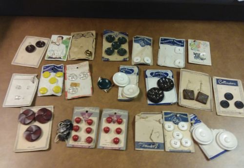 ANTIQUE AND VINTAGE BUTTON LOT