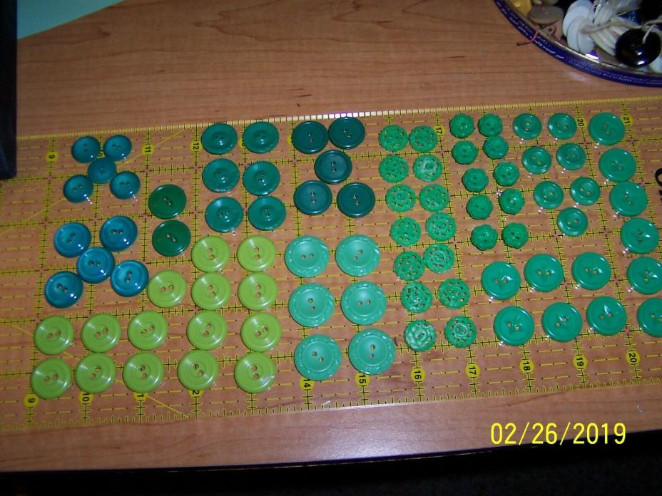 Vintage Lot of 89 Shades of Green & Green/blue Buttons NICE!!
